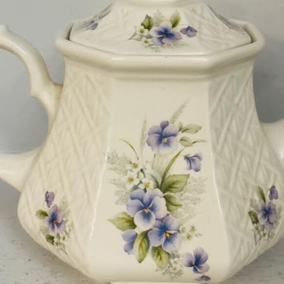 Vintage Sadler Windsor Pansy Tea Pot Lattice Trellis Embossed Floral Basketweave - Picture 3 of 9
